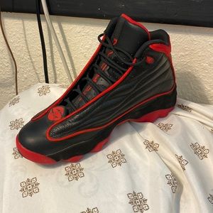 I’m selling a pair of jordan pro strong